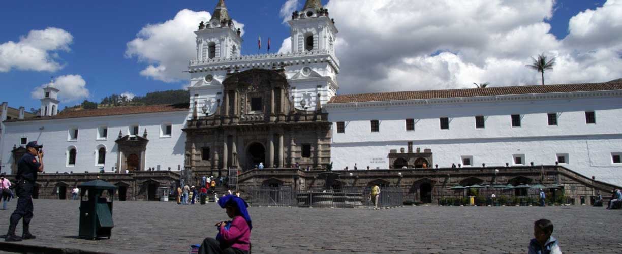 Volunteer Vacations in Ecuador with Globe Aware