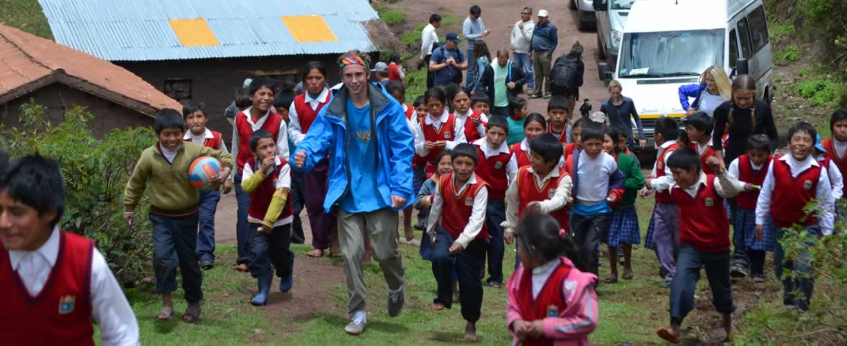 Volunteer Vacations in Peru with Globe Aware
